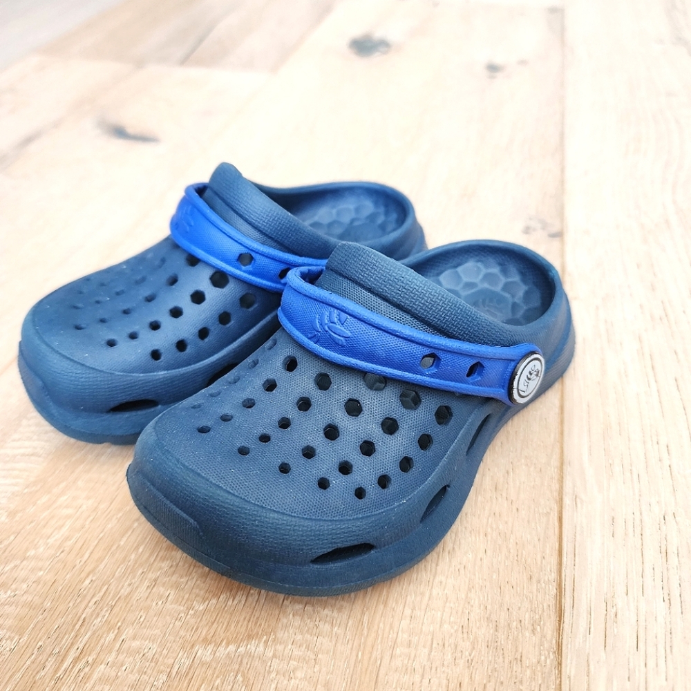 Joy Bees Target Slip on Blue Shoes Size 6T